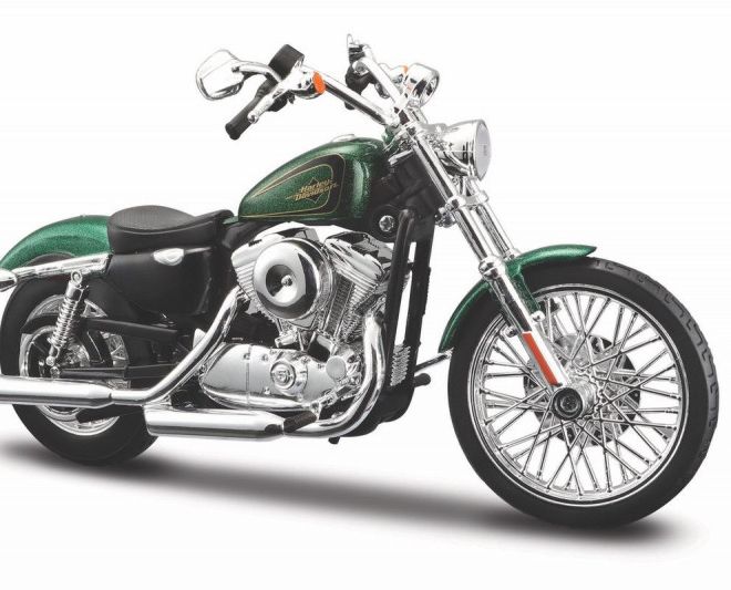 Kompozitní model motocyklu HD 2013 XL 1200V Seventy-two 1/1