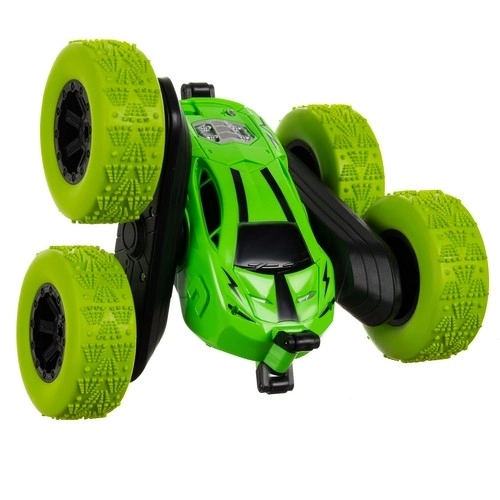 Zelený automobilový akrobat na dálkové ovládání