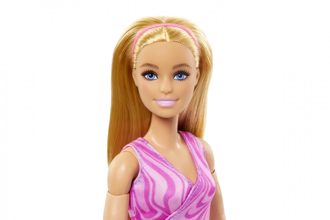 barbie v pohybu - Blondýnka s modrých legínách HRH27