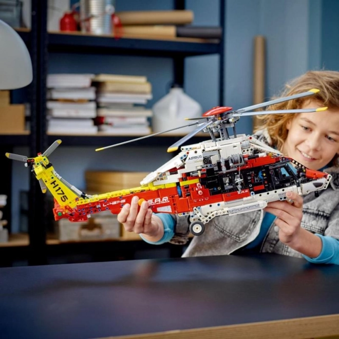 LEGO Technic 42145 Záchranářský vrtulník Airbus H175