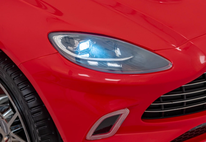 Aston Martin DBX Červená