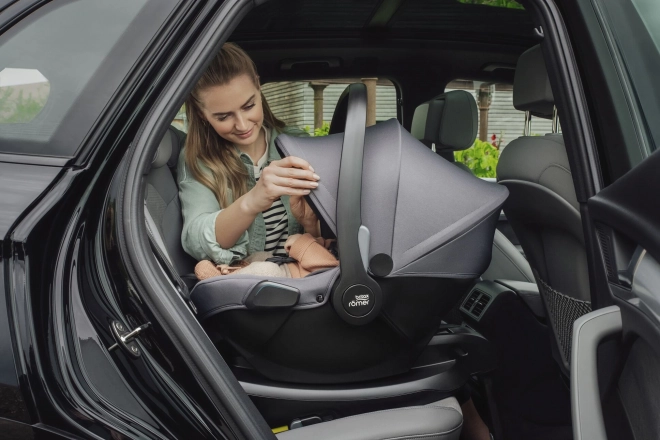 Autosedačka Baby-Safe Core s Isofix základnou v šedé