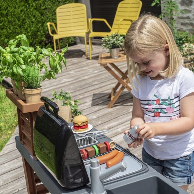 Smoby dětský grill na zahradu s kuchyňkou Garden Kitchen Evolutive výškově nastavitelný s tekoucí vodou z kohoutku a 43 doplňků