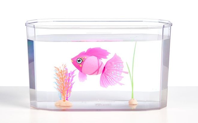 Figurka akvarijní rybky Little Live Pets plavající v akváriu