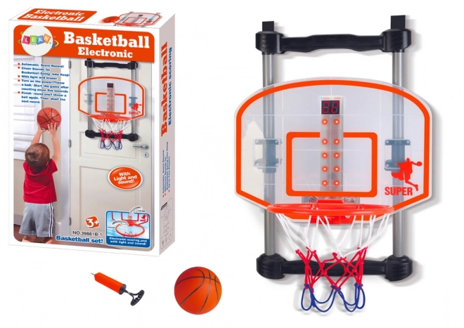 Domácí basketbalový koš s míčem a pumpičkou