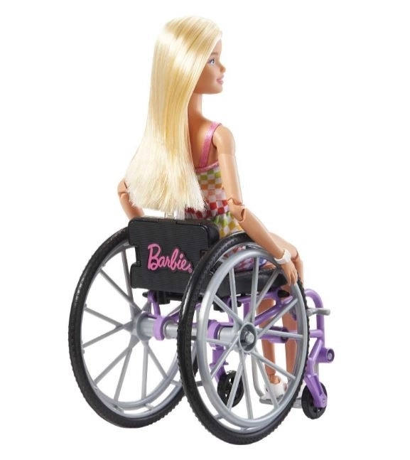 Barbie Modelka na invalidním vozíku v kostkovaném overalu HJT13