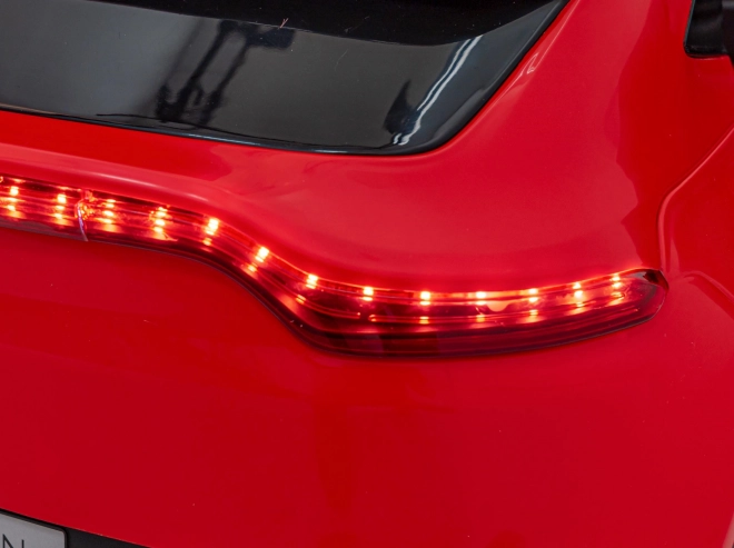 Aston Martin DBX Červená