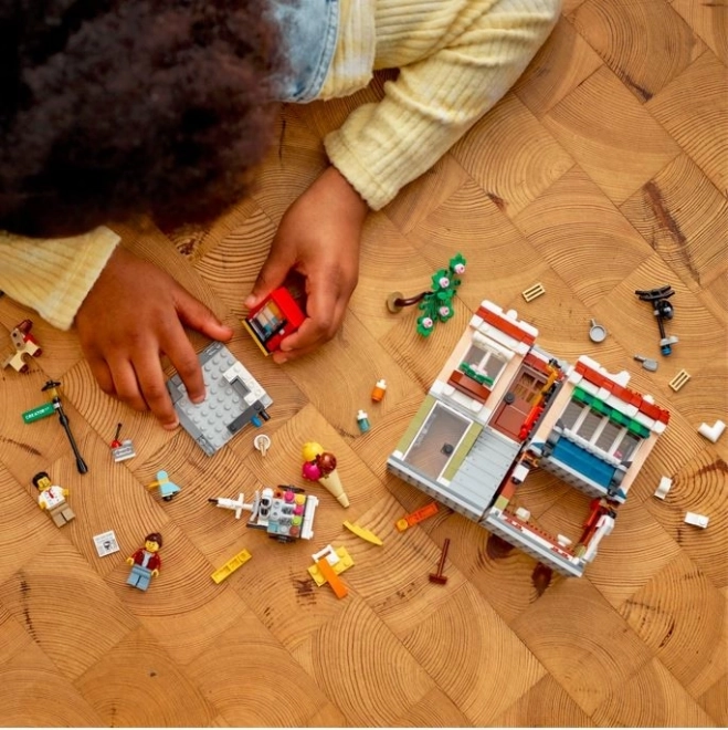 LEGO Creator 3v1 31131 Bistro s nudlemi v centru města