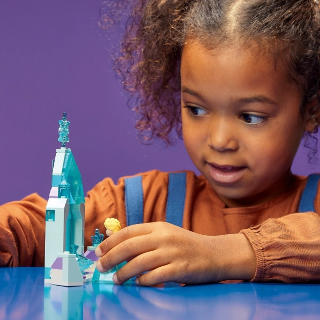 LEGO® Disney Ledové království 43199 Elsa a zámecké nádvoří