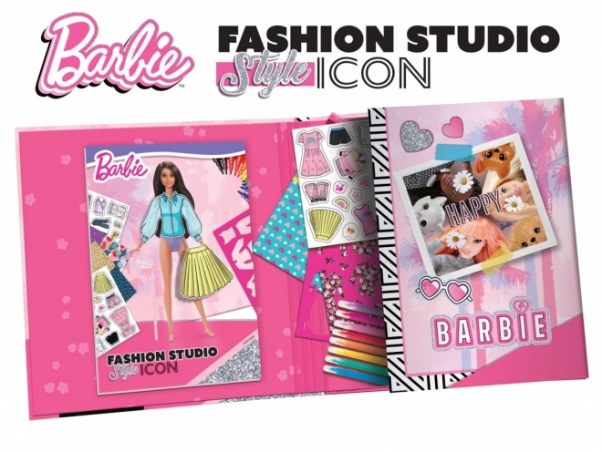 Kniha o designu šatů Barbie