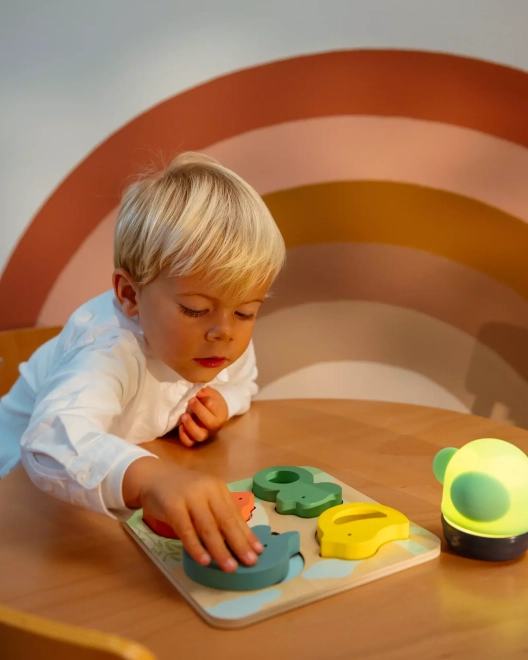 Yumi Yay - 3 v 1: kolotoč nad postýlku, dřevěné hračky, puzzle