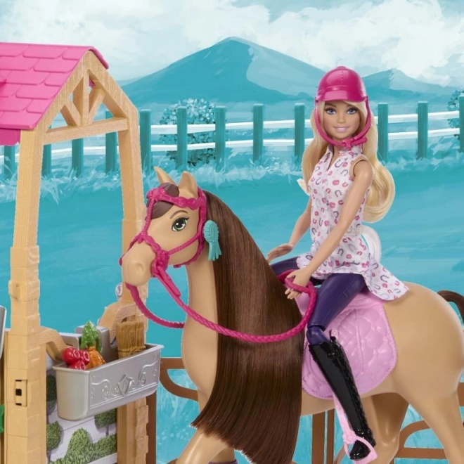 Sada panenky Barbie se stájí, koněm a příslušenstvím