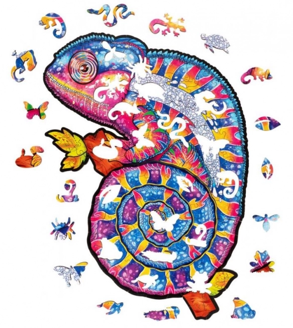 DŘEVĚNÉ BAREVNÉ PUZZLE - Hypnotický chameleon