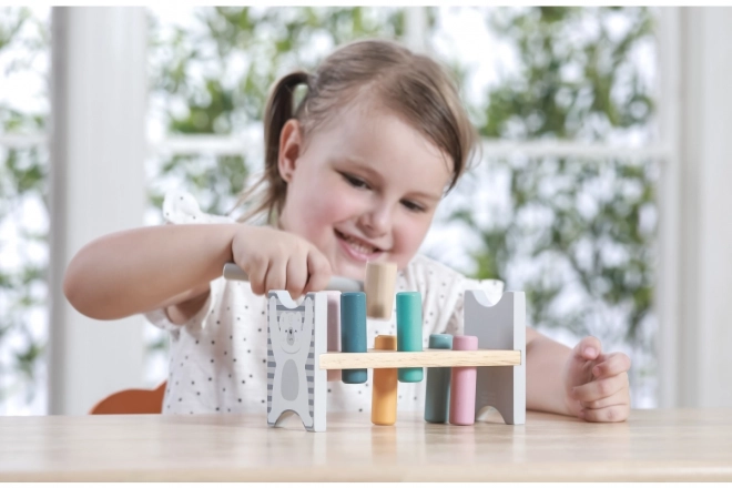 VIGA PolarB Dřevěná lavička s kladívkem – Montessori hračka