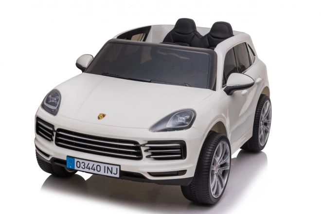 Porsche Cayenne S Vozidlo lakované bílou barvou