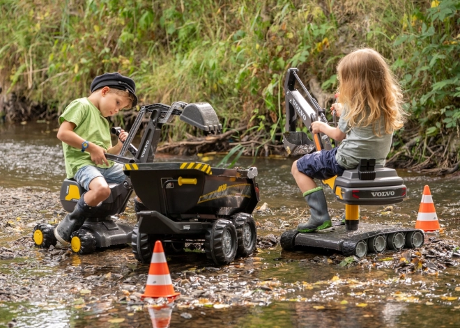Dvouosý přívěs pro traktor Kampre