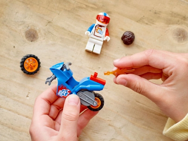 LEGO City 60298 Kaskadérská motorka s raketovým pohonem