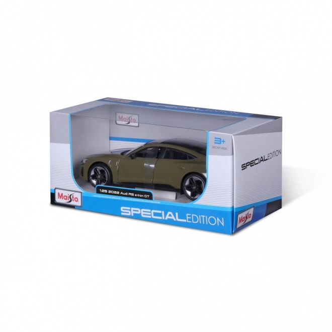 Kompozitní model Audi RS E-Tron GT 2022 zelený 1/25