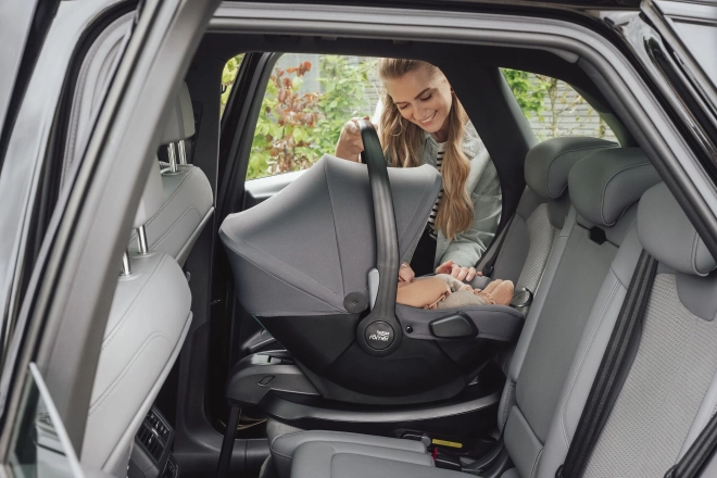 Autosedačka Baby-Safe Core s Isofix základnou v šedé