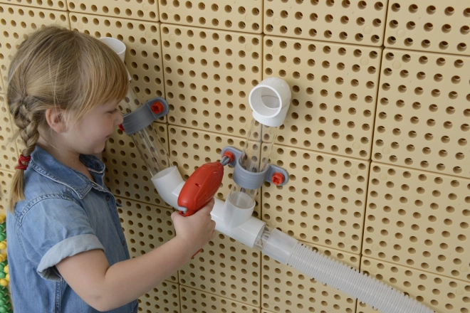 Masterkidz sada nářadí s vrtačkou a 8 prvky pro vědecko-kreativní tabuli STEM