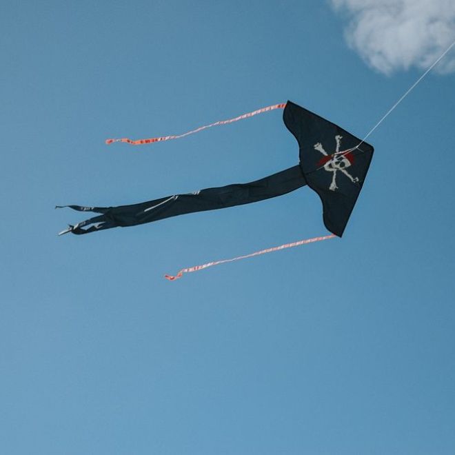 Létající pirátský drak Twister 85 x 200 cm
