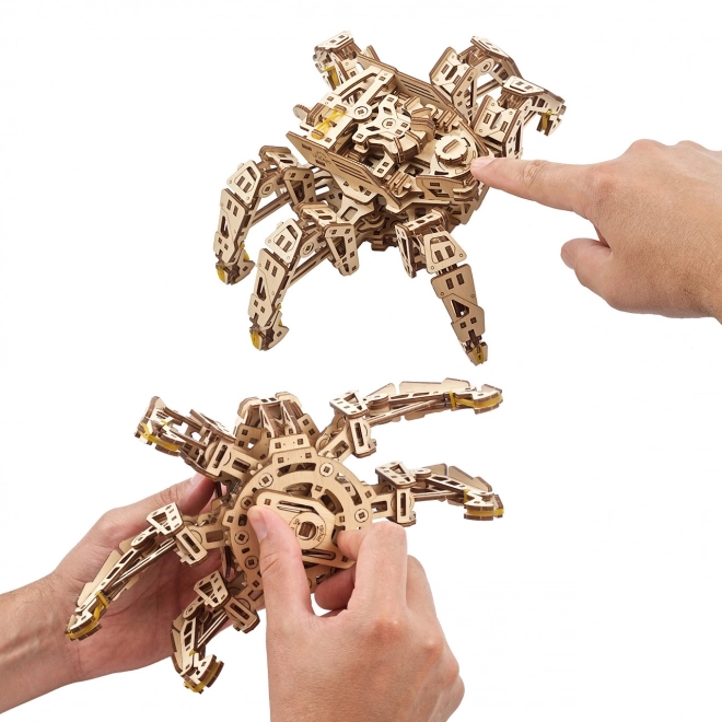 Ugears 3D dřevěné mechanické puzzle Šestinohý průzkumník (hexapod)