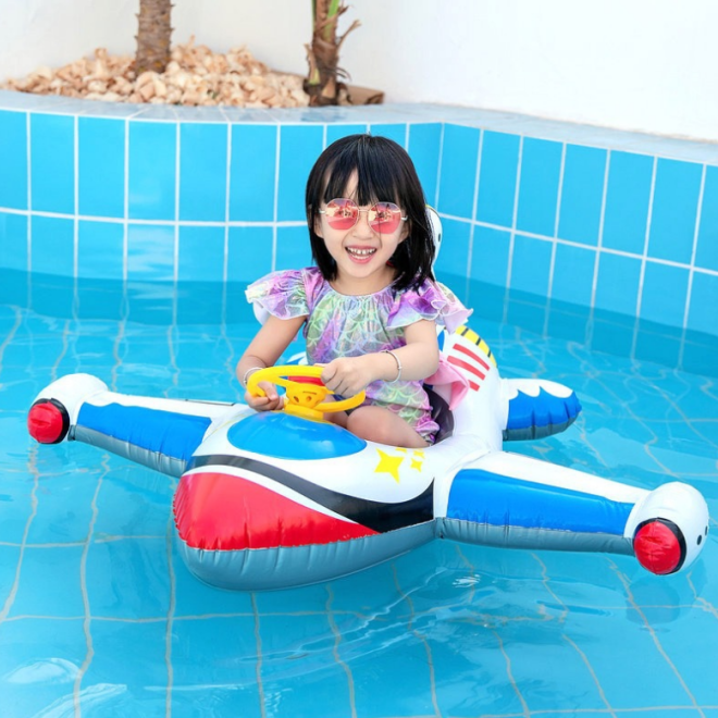 Dětský plavecký ponton, Nafukovací matrace - letadlo