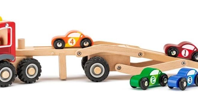 Dřevěné nákladní auto se 4 závodními autíčky