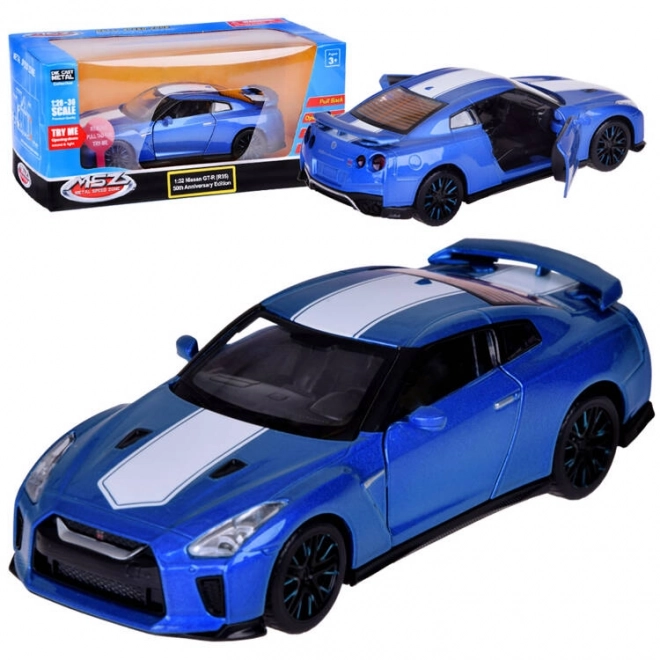 Auto Nissan GT-R s otevíracími dveřmi