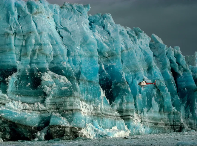 CLEMENTONI Puzzle National Geographic: Vrtulník zkoumá stěnu Hubbardova ledovce 1000 dílků