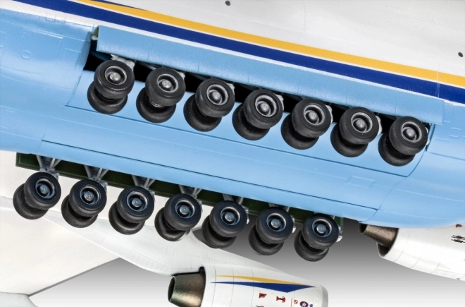 Revell Plastikový model letadla Antonov An-225 Mrija