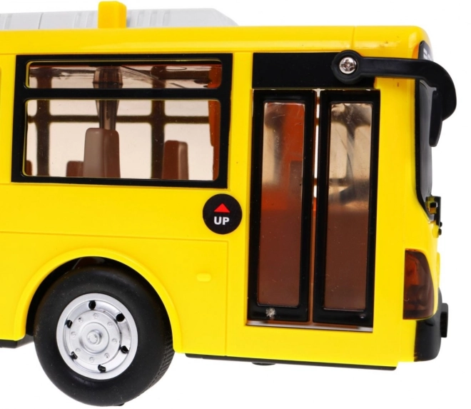 Interaktivní školní autobus + otevírací dveře + zvuky a světla – Žlutý