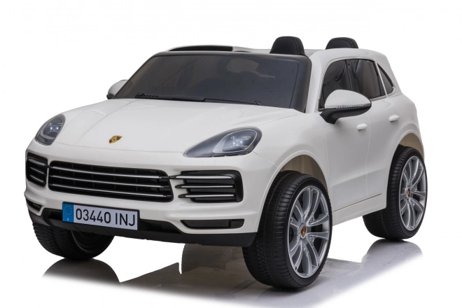 Porsche Cayenne S Vozidlo lakované bílou barvou