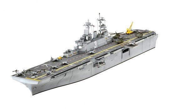 Plastikový model Útočná letadlová loď amerického námořnictva 1/700