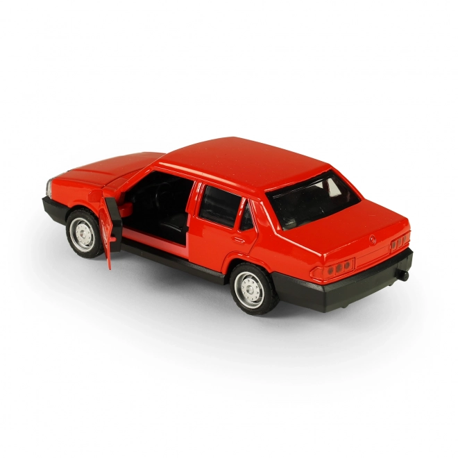 Retro kovové auto na setrvačník