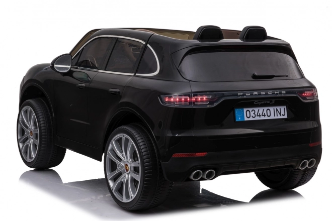 Porsche Cayenne S Vozidlo lakované na černo