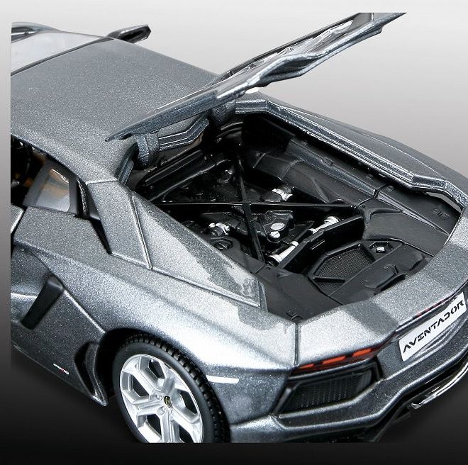 Skládací kovový model Lamborghini Aventador 1:24