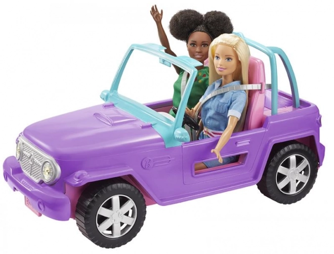 Jeep na pláži Barbie