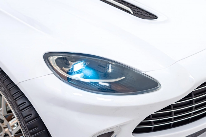 Aston Martin DBX White