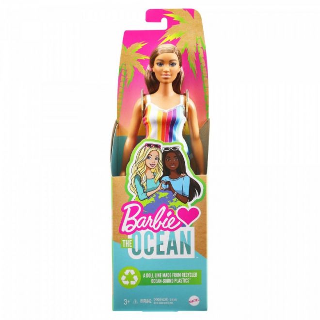 Panenka Barbie miluje oceán