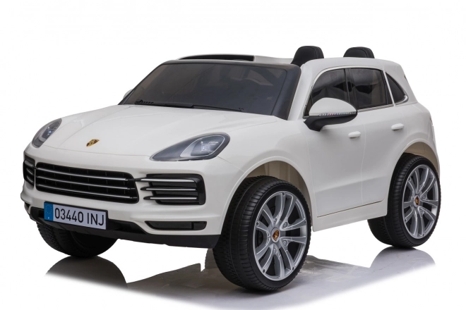 Porsche Cayenne S Vozidlo lakované bílou barvou