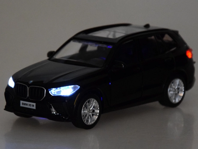 Kolekční model BMW X5M s efekty