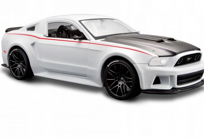 Kompozitní model Ford Mustang Street Racer 1/24 bílý