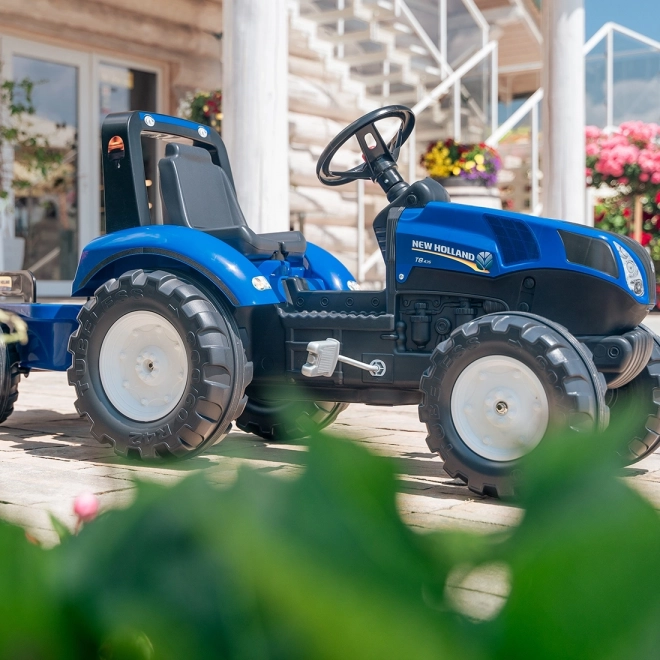 Traktor šlapací New Holland T8 modrý s valníkem