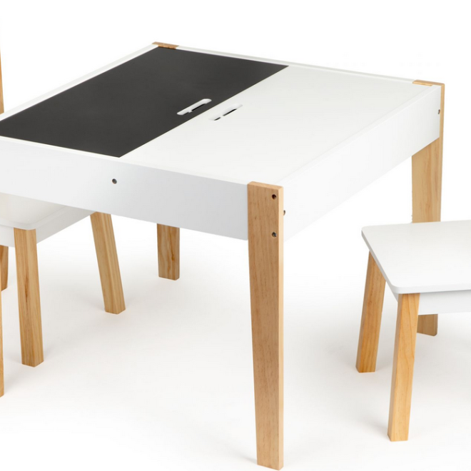 ECOTOYS Dětský dřevěný stůl s tabulí a dvěma židličkami