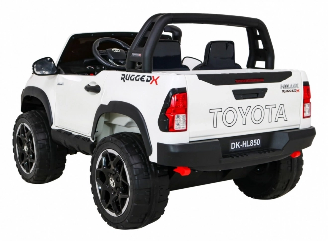 Vozidlo Toyota Hilux White