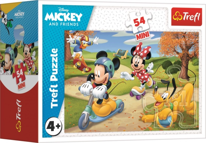 TREFL Puzzle Mickey Mouse: Bruslení v parku 54 dílků