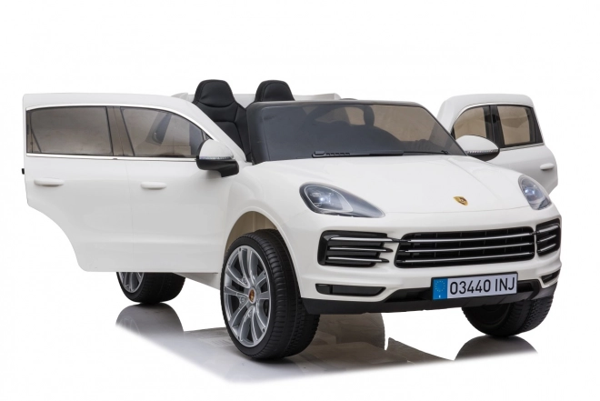 Porsche Cayenne S Vozidlo lakované bílou barvou