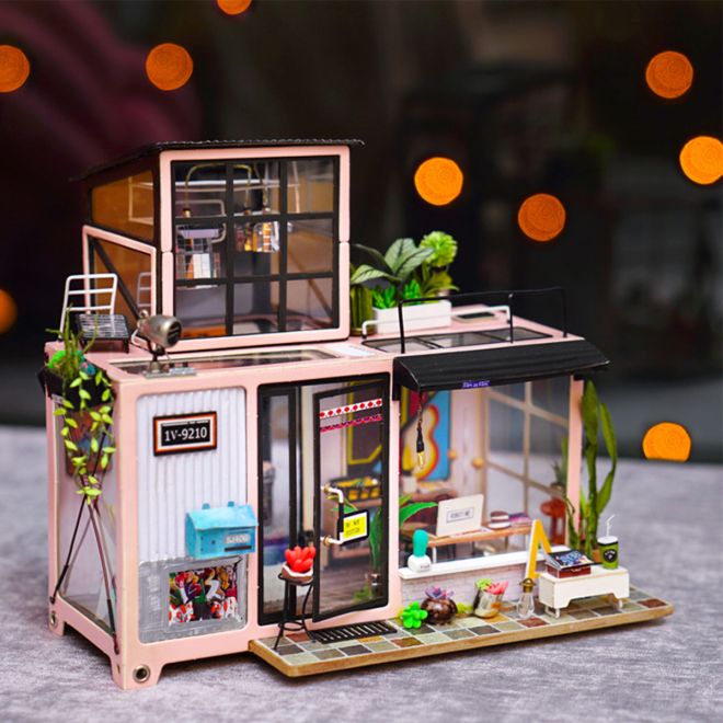Kevinovo studio - DIY miniaturní domek