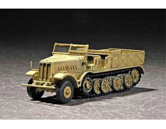 Plastikový model německého vozu Sd.Kfz.9 Schwere Zugkraftwagen 18t Type F3